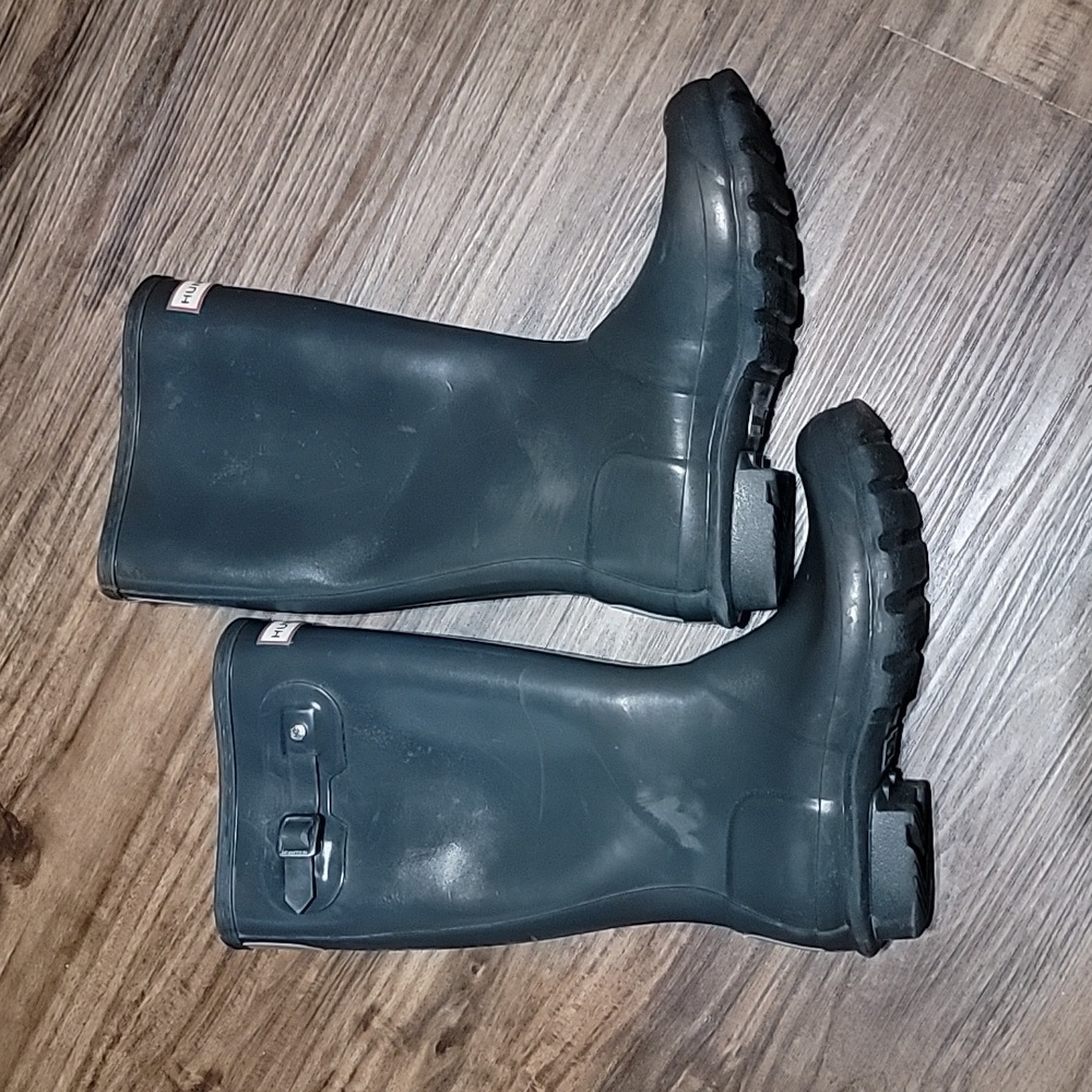 Hunter Women's Original Gloss rain boots. Size 6